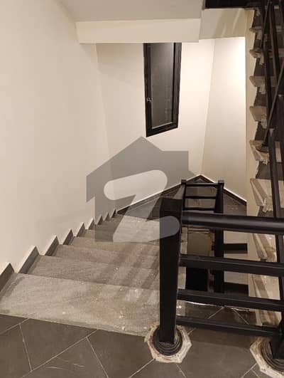 ڈی ایچ اے فیز 6 ڈی ایچ اے ڈیفینس,کراچی میں 3 کمروں کا 1 کنال بالائی پورشن 3.25 لاکھ میں کرایہ پر دستیاب ہے۔