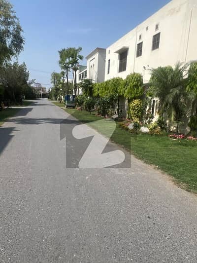 2 kanal Slient Street walking distance from Shabba Park Y block Phase 3