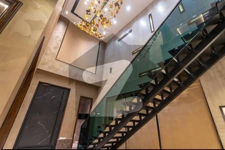 10 MARLA BEAUTIFULL NEW HOUSE AVAILBLE FOR RENT 10 MARLA BEAUTIFULL NEW HOUSE AVAILBLE FOR RENT