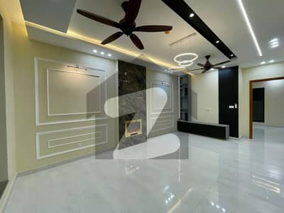 5 MARLA BRAND NEW HOUSE FOR SALE