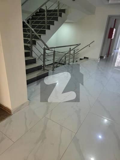 عسکری 11 ۔ سیکٹر بی اپارٹمنٹس عسکری 11,عسکری,لاہور میں 3 کمروں کا 10 مرلہ فلیٹ 3.3 کروڑ میں برائے فروخت۔