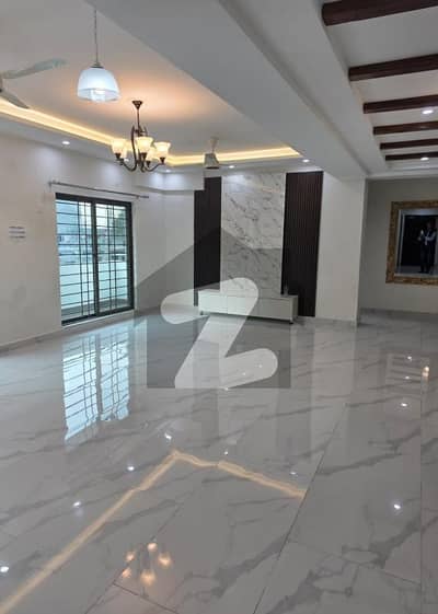 عسکری 11 ۔ سیکٹر بی اپارٹمنٹس عسکری 11,عسکری,لاہور میں 3 کمروں کا 10 مرلہ فلیٹ 3.3 کروڑ میں برائے فروخت۔