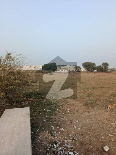 کالج روڈ لاہور میں 21 کنال کمرشل پلاٹ 47.0 کروڑ میں برائے فروخت۔