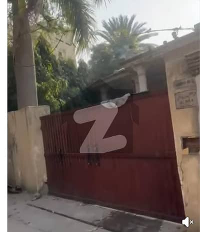 کیولری گراؤنڈ لاہور میں 3 مرلہ رہائشی پلاٹ 1.3 کروڑ میں برائے فروخت۔