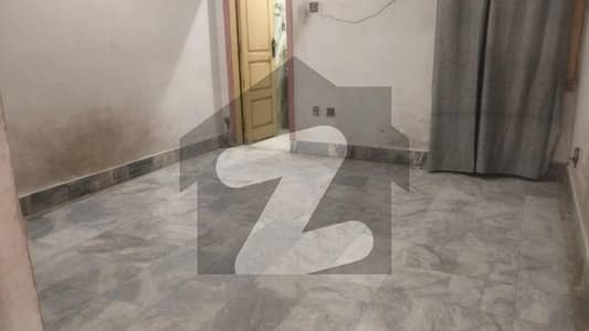 Prime Location 5 Marla Upper Portion For Rent In Gulberg