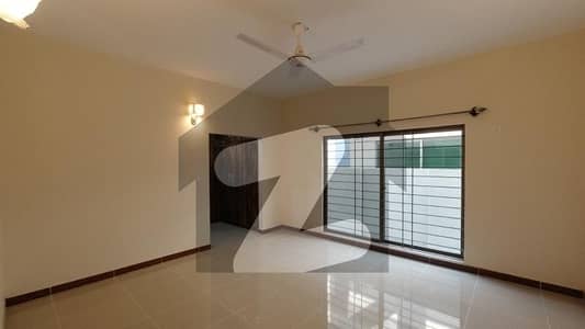 عسکری 6 ملیر کنٹونمنٹ,کینٹ,کراچی میں 5 کمروں کا 15 مرلہ مکان 7.6 کروڑ میں برائے فروخت۔