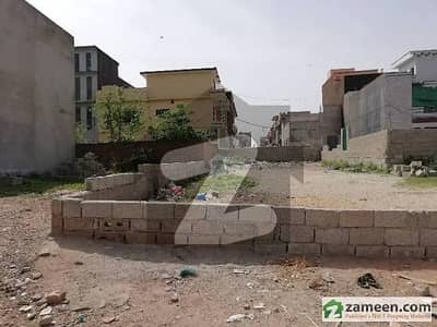 ایچ ۔ 13 اسلام آباد میں 12 مرلہ کمرشل پلاٹ 4.2 کروڑ میں برائے فروخت۔