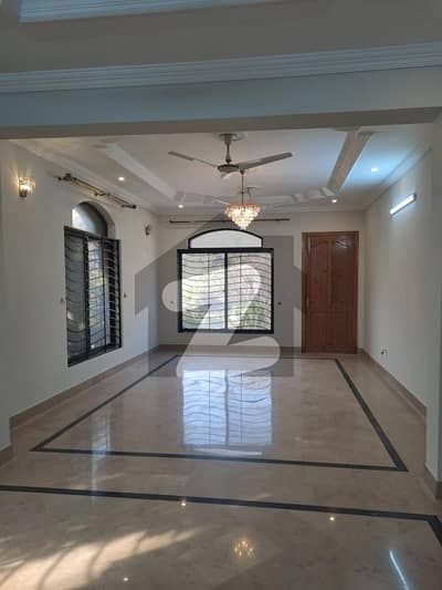 آئی ۔ 8 اسلام آباد میں 3 کمروں کا 14 مرلہ بالائی پورشن 2.0 لاکھ میں کرایہ پر دستیاب ہے۔