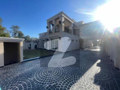 ایف ۔ 7 اسلام آباد میں 5 کمروں کا 2 کنال مکان 20.0 لاکھ میں کرایہ پر دستیاب ہے۔