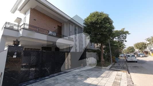 On Excellent Location  Affordable House For sale In Bahria Town Phase 8 - Block H