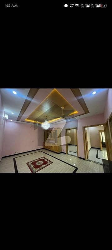 10 Marla house available for rent on prime location in reasonable price