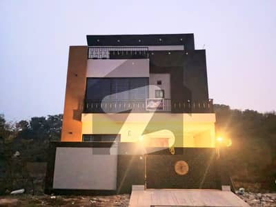 بخ ولاز فیز 2 - مانک بلاک بوچ ایگزیکٹو ولاز - فیز 2,بش ایگزیکٹو ولاز,ملتان میں 4 کمروں کا 5 مرلہ مکان 2.4 کروڑ میں برائے فروخت۔