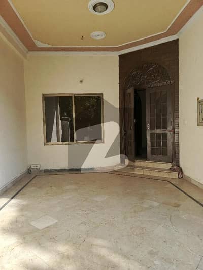 ای ۔ 11 اسلام آباد میں 4 کمروں کا 1 کنال زیریں پورشن 1.4 لاکھ میں کرایہ پر دستیاب ہے۔