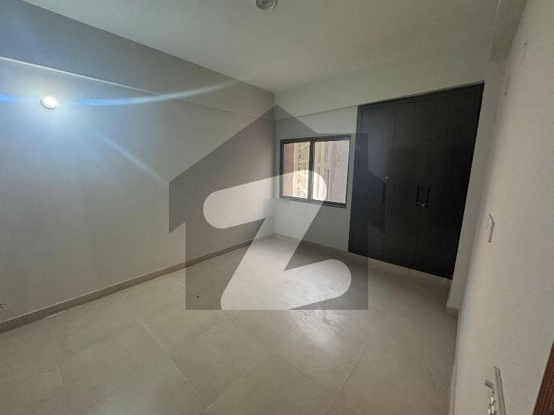 Flat Sized 1050 Square Feet Available In H-13 Flat Sized 1050 Square Feet Available In H-13