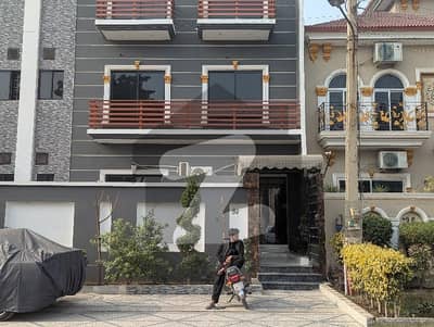 2 bed compelet apartment available for rent hot location