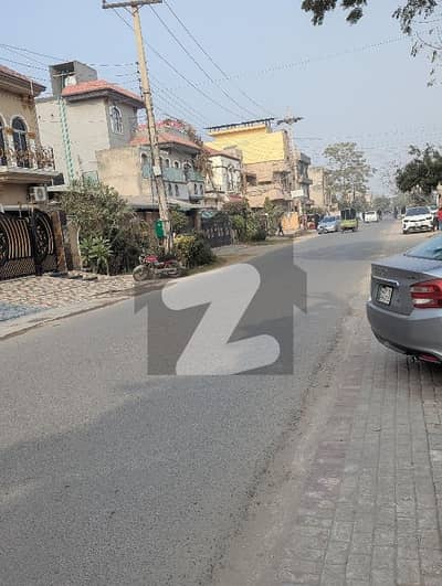 32 Marla plot for hostel location near Punjab collage