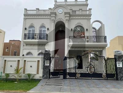 سٹی ہاؤسنگ سوسائٹی گوجرانوالہ میں 5 کمروں کا 10 مرلہ مکان 4.0 کروڑ میں برائے فروخت۔