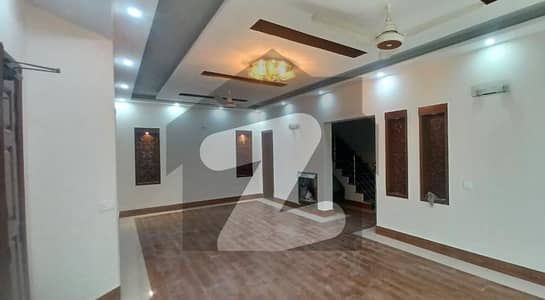 ڈی ایچ اے فیز 7 ڈیفنس (ڈی ایچ اے),لاہور میں 5 کمروں کا 1 کنال مکان 3.4 لاکھ میں کرایہ پر دستیاب ہے۔