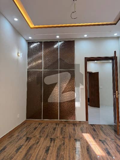 نواب ٹاؤن لاہور میں 2 کمروں کا 5 مرلہ فلیٹ 72.0 ہزار میں کرایہ پر دستیاب ہے۔