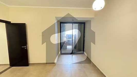 امارکریسنٹ بے ڈی ایچ اے فیز 8,ڈی ایچ اے ڈیفینس,کراچی میں 2 کمروں کا 7 مرلہ فلیٹ 5.0 کروڑ میں برائے فروخت۔