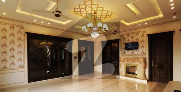 ڈی ایچ اے فیز 2 ڈیفنس (ڈی ایچ اے),لاہور میں 5 کمروں کا 1 کنال مکان 3.25 لاکھ میں کرایہ پر دستیاب ہے۔