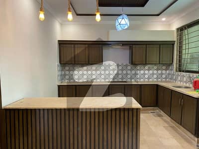 سوان گارڈن ۔ بلاک ایچ سوان گارڈن,اسلام آباد میں 2 کمروں کا 6 مرلہ مکان 1.8 کروڑ میں برائے فروخت۔