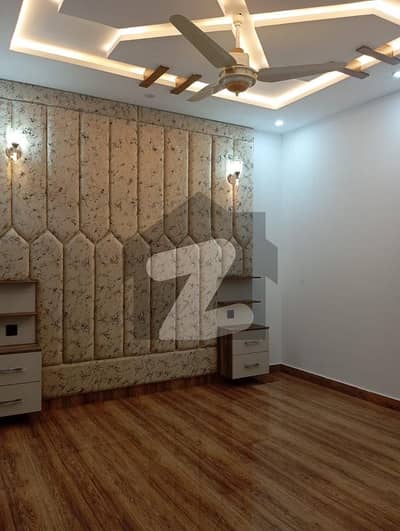 فارمانئیٹس ہاؤسنگ سکیم لاہور میں 2 کمروں کا 5 مرلہ بالائی پورشن 45.0 ہزار میں کرایہ پر دستیاب ہے۔