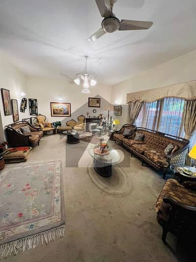 ڈی ایچ اے فیز 3 ڈیفنس (ڈی ایچ اے),لاہور میں 6 کمروں کا 2 کنال مکان 13.95 کروڑ میں برائے فروخت۔ ڈی ایچ اے فیز 3 ڈیفنس (ڈی ایچ اے),لاہور میں 6 کمروں کا 2 کنال مکان 13.95 کروڑ میں برائے فروخت۔