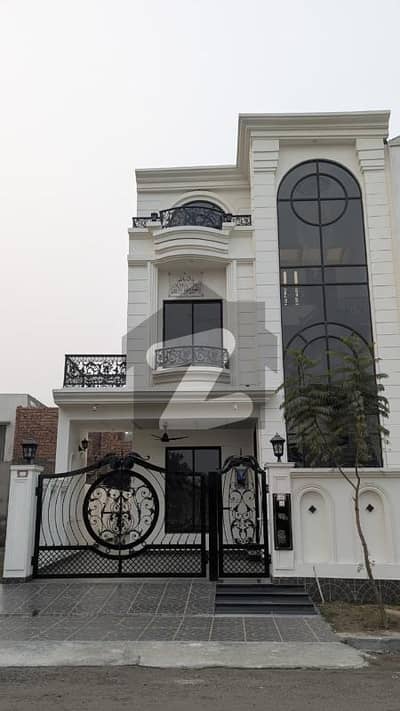 10 MARLA HOUSE AVAILABLE FOR SALE IN LAKE CITY BLOCK M2-A