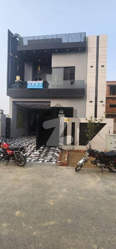 پارک ویو سٹی لاہور میں 4 کمروں کا 5 مرلہ مکان 2.5 کروڑ میں برائے فروخت۔