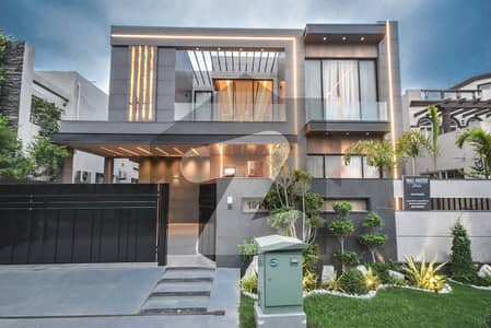 ڈی ایچ اے فیز 7 ڈیفنس (ڈی ایچ اے),لاہور میں 5 کمروں کا 1 کنال مکان 4.5 لاکھ میں کرایہ پر دستیاب ہے۔