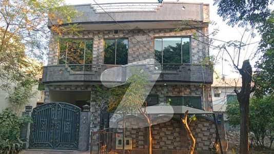 جی ۔ 13/2 جی ۔ 13,اسلام آباد میں 5 کمروں کا 8 مرلہ مکان 5.25 کروڑ میں برائے فروخت۔