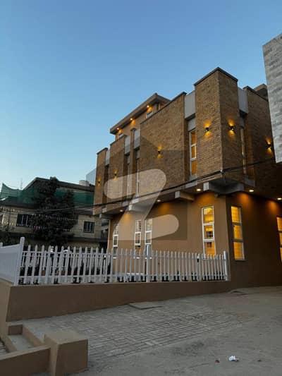 آئی ۔ 10/1 آئی ۔ 10,اسلام آباد میں 4 مرلہ عمارت 8.3 کروڑ میں برائے فروخت۔