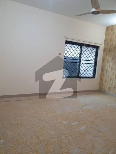 سپر ٹاون لاہور میں 5 کمروں کا 10 مرلہ گودام 125 میں کرایہ پر دستیاب ہے۔