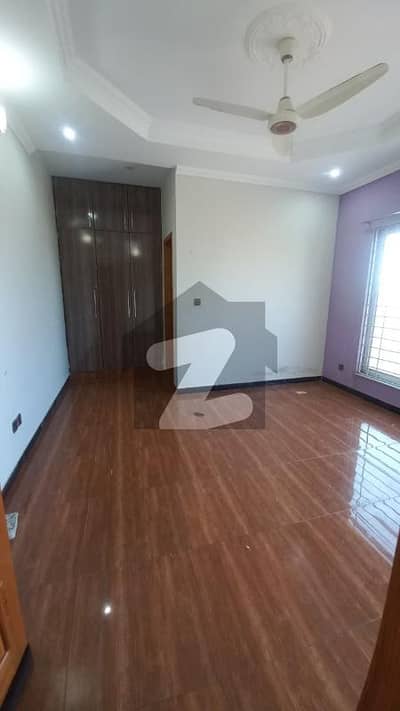 16 Marla Upper Portion Available for Rent