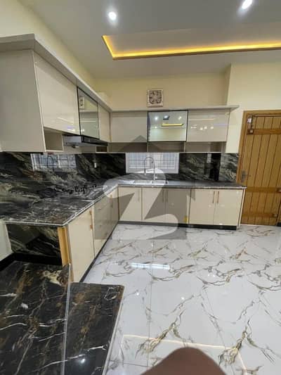 بحریہ ٹاؤن فیز 8 ۔ عثمان بلاک بحریہ ٹاؤن فیز 8 ۔ سفاری ویلی,بحریہ ٹاؤن فیز 8,بحریہ ٹاؤن راولپنڈی,راولپنڈی میں 5 کمروں کا 7 مرلہ مکان 2.6 کروڑ میں برائے فروخت۔