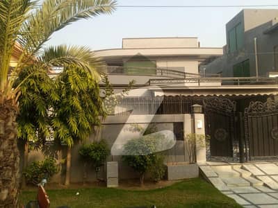 ڈی ایچ اے فیز 3 - بلاک ایکس فیز 3,ڈیفنس (ڈی ایچ اے),لاہور میں 5 کمروں کا 1 کنال مکان 7.5 کروڑ میں برائے فروخت۔