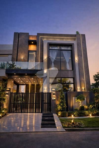 ڈی ایچ اے 9 ٹاؤن ڈیفنس (ڈی ایچ اے),لاہور میں 3 کمروں کا 5 مرلہ مکان 2.41 کروڑ میں برائے فروخت۔