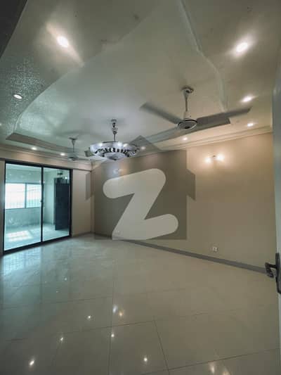 4Bedrooms Spacious Apartment Available For Rent in Clifton Block 2