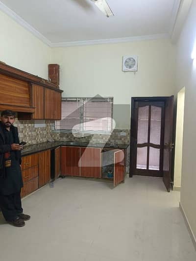 ای ۔ 11 اسلام آباد میں 3 کمروں کا 1 کنال زیریں پورشن 1.4 لاکھ میں کرایہ پر دستیاب ہے۔