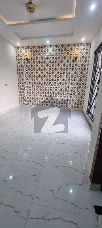 اتحاد ٹاؤن فیز ١ اتحاد ٹاؤن,رائیونڈ روڈ,لاہور میں 2 کمروں کا 5 مرلہ زیریں پورشن 80.0 ہزار میں کرایہ پر دستیاب ہے۔