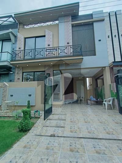 نیسپاک ہاؤسنگ سوسائٹی فیز 3 - بلاک بی نیسپاک سکیم فیز 3,ڈیفینس روڈ,لاہور میں 4 کمروں کا 5 مرلہ مکان 2.1 کروڑ میں برائے فروخت۔