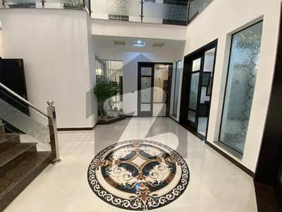 ڈی ایچ اے فیز 6 - بلاک ڈی فیز 6,ڈیفنس (ڈی ایچ اے),لاہور میں 5 کمروں کا 1 کنال مکان 9.95 کروڑ میں برائے فروخت۔