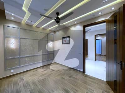 پارک ویو سٹی لاہور میں 4 کمروں کا 5 مرلہ مکان 1.65 کروڑ میں برائے فروخت۔