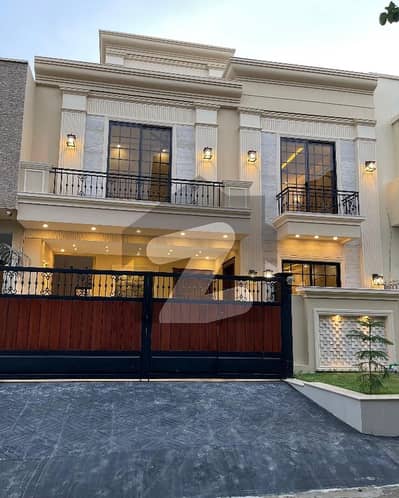 جی ۔ 13 اسلام آباد میں 5 کمروں کا 7 مرلہ مکان 6.5 کروڑ میں برائے فروخت۔