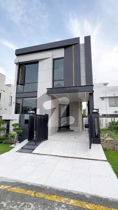 10 Marla Brand New House For Rent