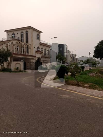 10 MARLA PLOT FOR SALE AT PRIME LOCATION IN F BLOCK, DREAM GARDENS, DEFENSE ROAD, LAHORE