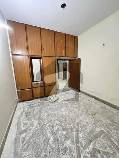 6 Marla Uper Portion For Rent / (Near Hafiz Sweets)