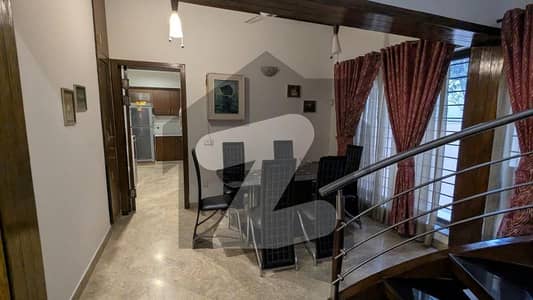 سرور روڈ کینٹ,لاہور میں 3 کمروں کا 10 مرلہ مکان 1.6 لاکھ میں کرایہ پر دستیاب ہے۔