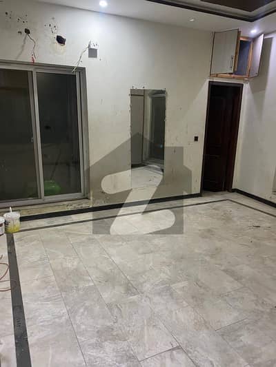 فارمانئیٹس ہاؤسنگ سکیم لاہور میں 2 کمروں کا 5 مرلہ بالائی پورشن 30.0 ہزار میں کرایہ پر دستیاب ہے۔